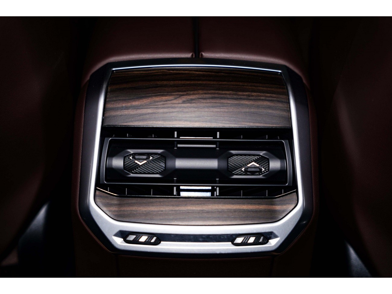 BMW 735Li 2025
