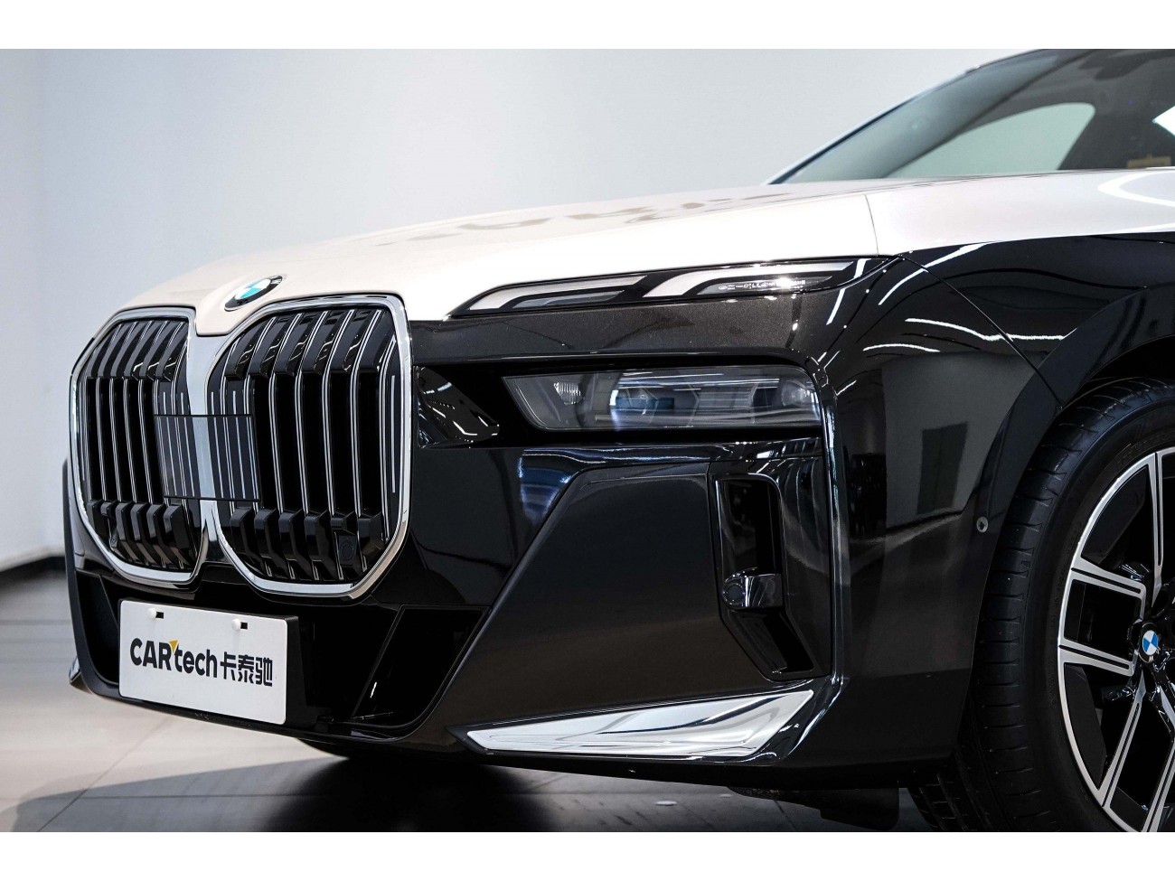 BMW 735Li 2025