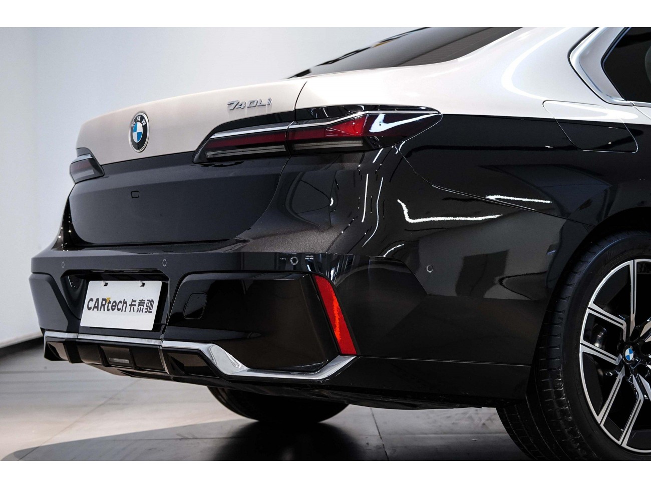 BMW 735Li 2025