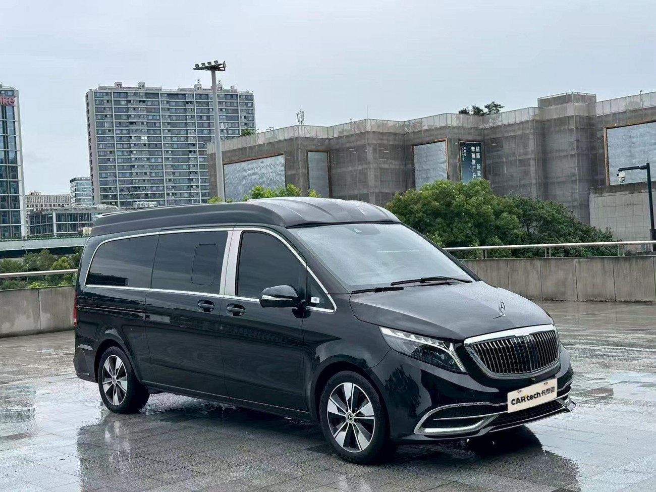 Mercedes-Benz V 2023