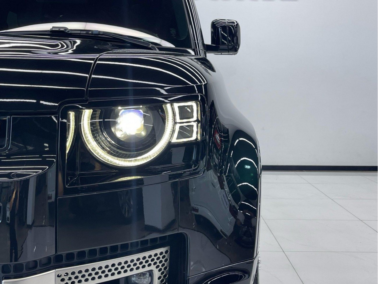 Land Rover Defender 2021