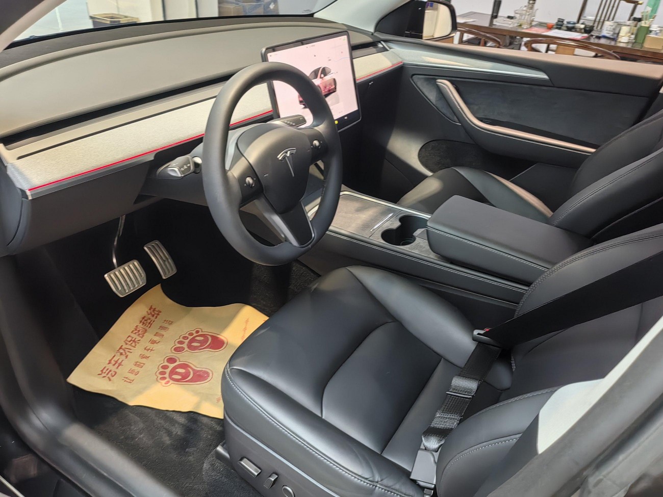 Tesla Model Y 2024