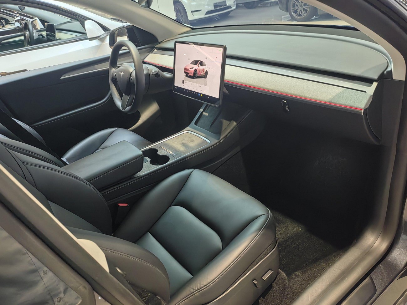 Tesla Model Y 2024