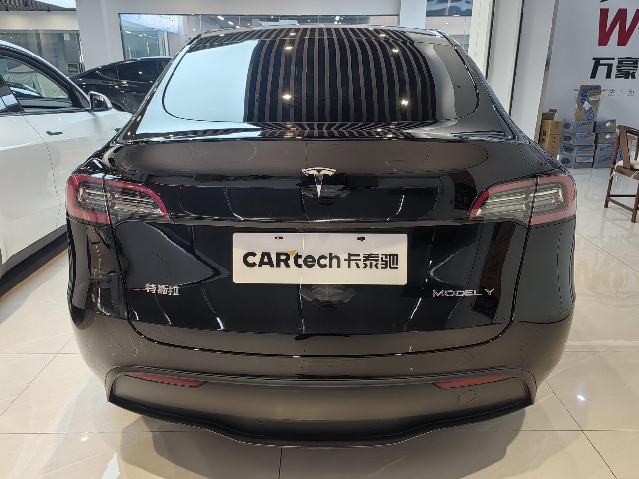Tesla Model Y 2024