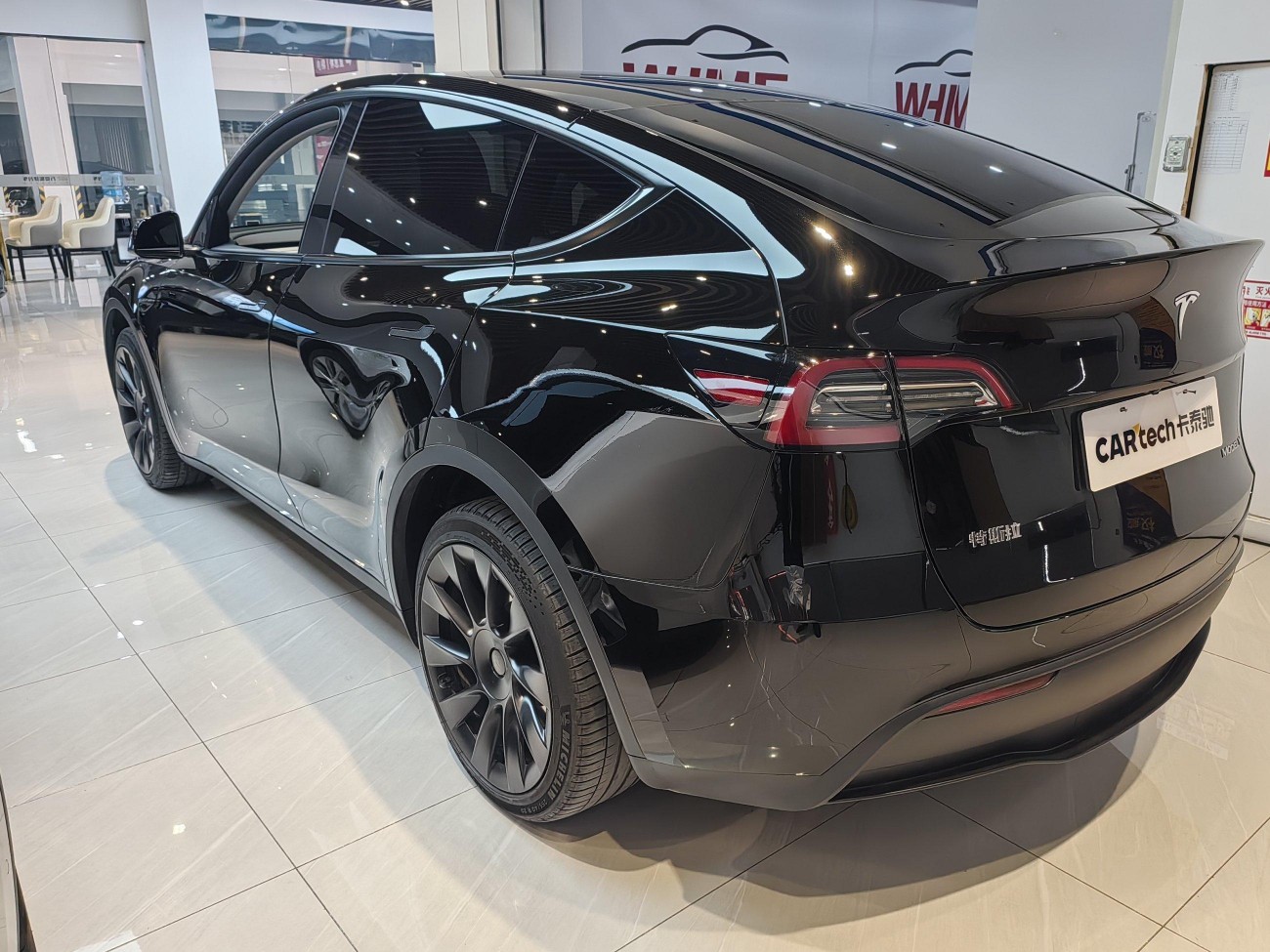 Tesla Model Y 2024