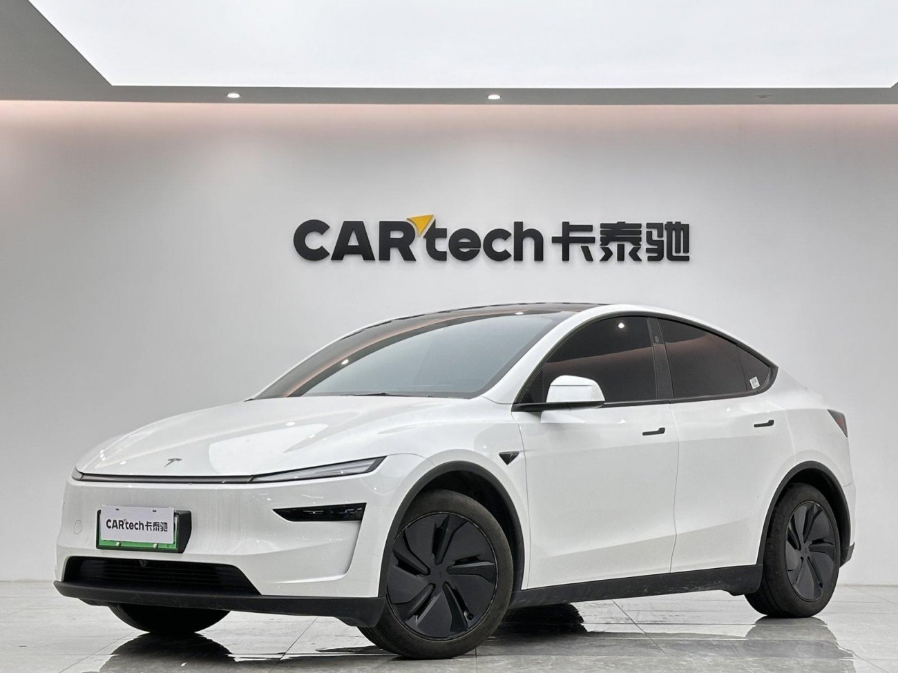 Tesla Model Y 2025