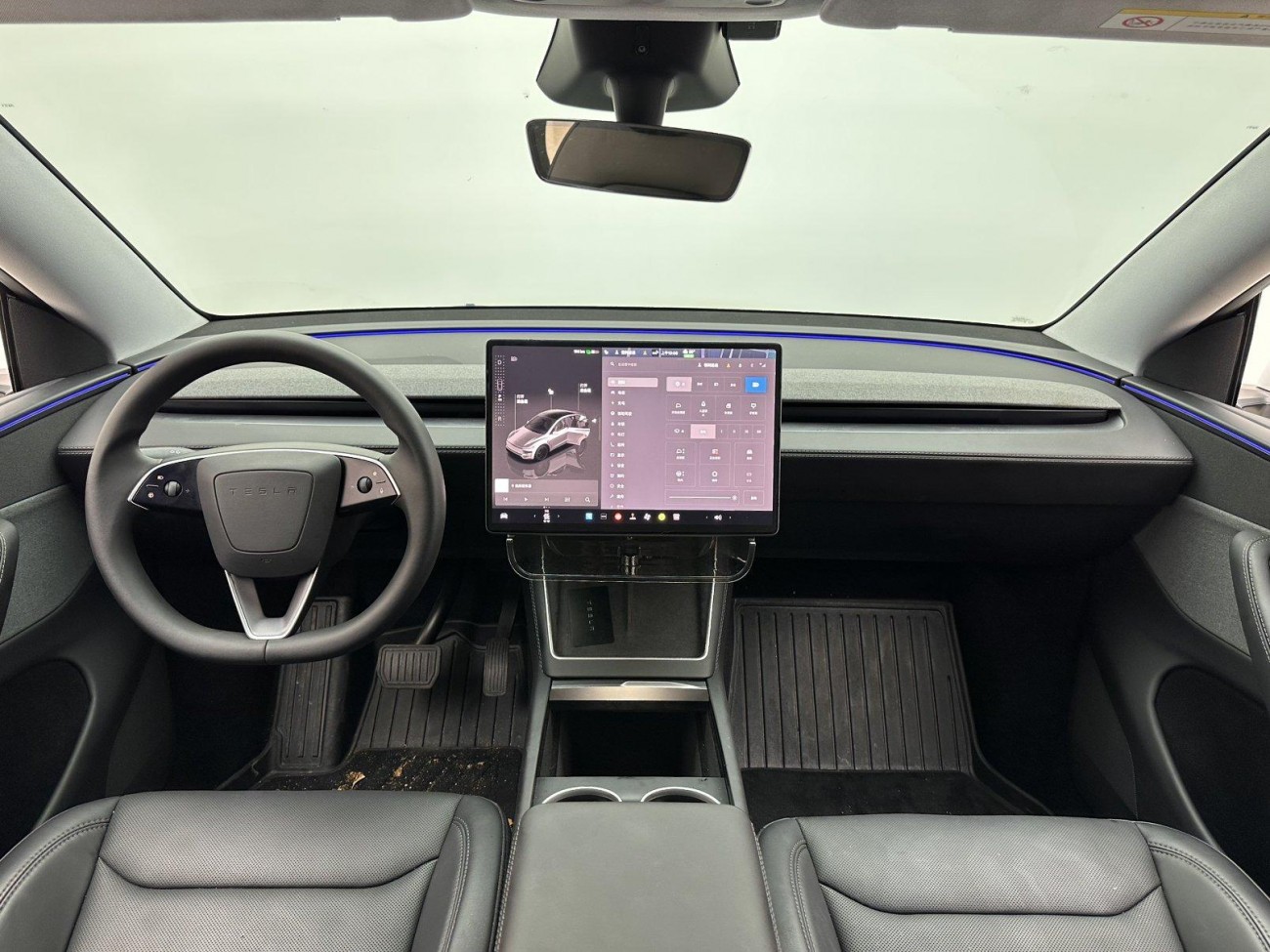 Tesla Model Y 2025