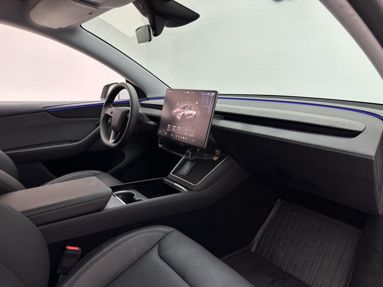 Tesla Model Y 2025