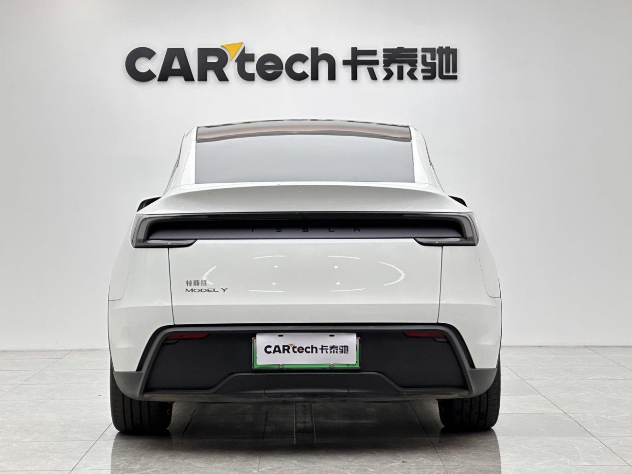 Tesla Model Y 2025