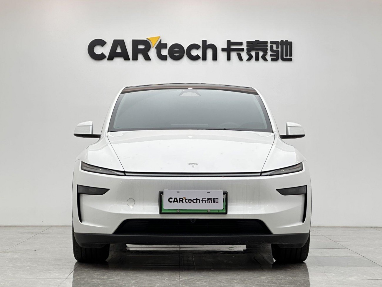 Tesla Model Y 2025