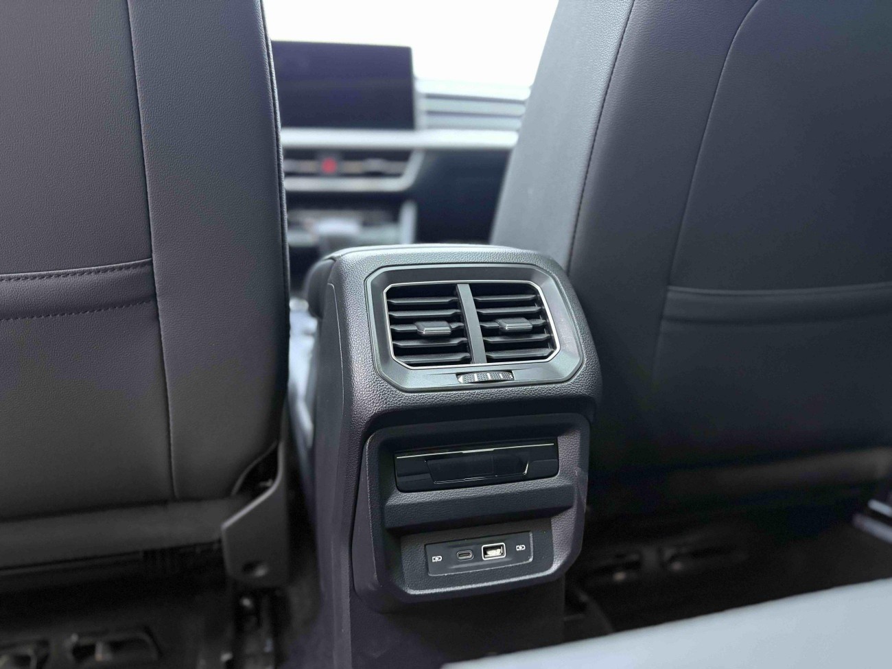Volkswagen Tiguan L 2022