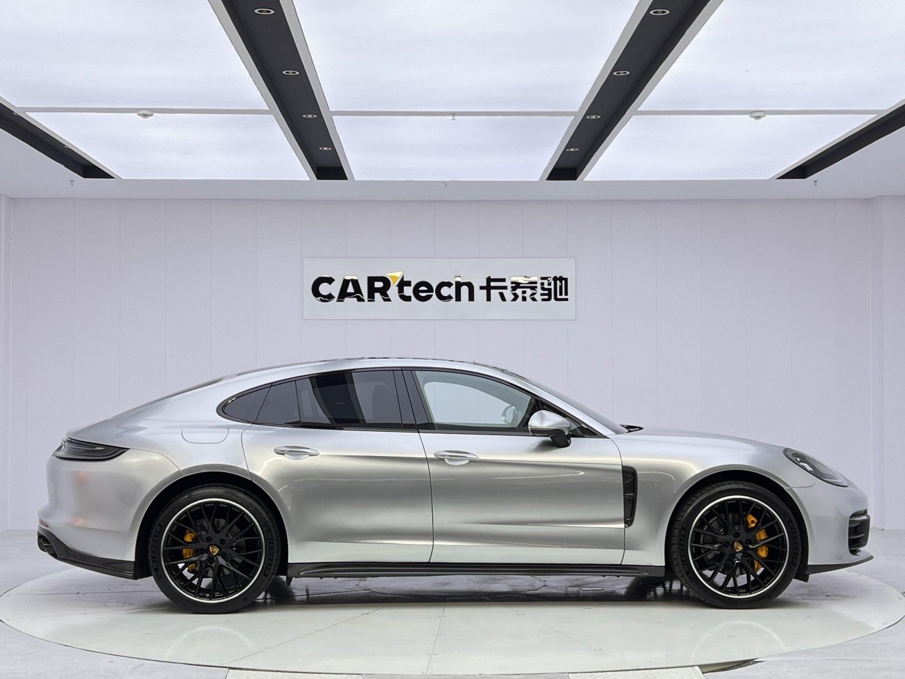 Porsche Panamera 2024