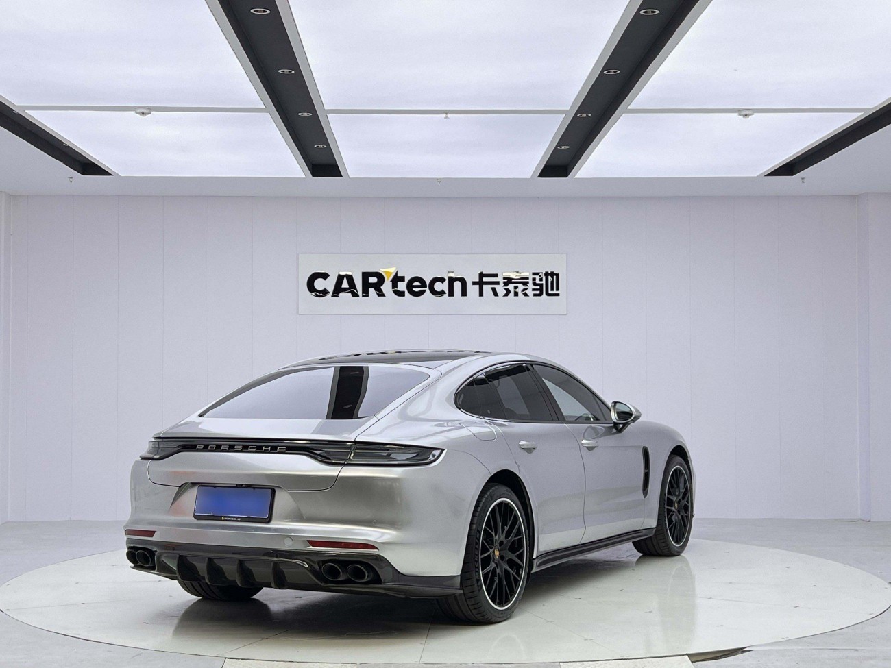 Porsche Panamera 2024
