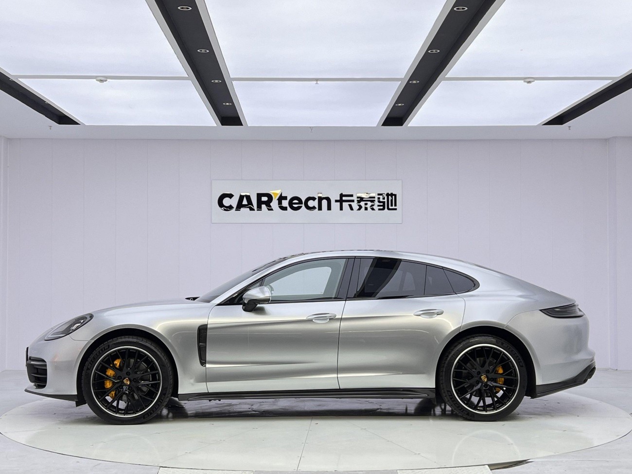 Porsche Panamera 2024