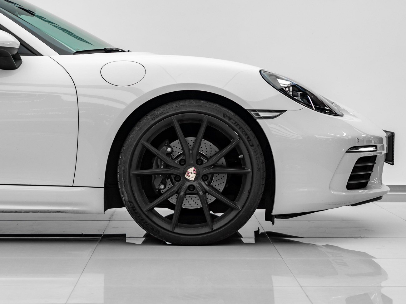 Porsche Cayman 2023