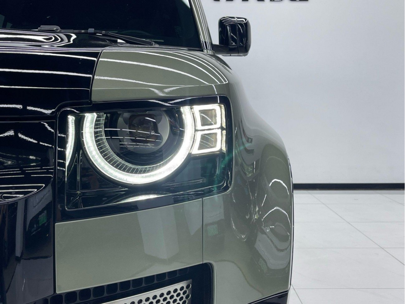 Land Rover Defender 2021