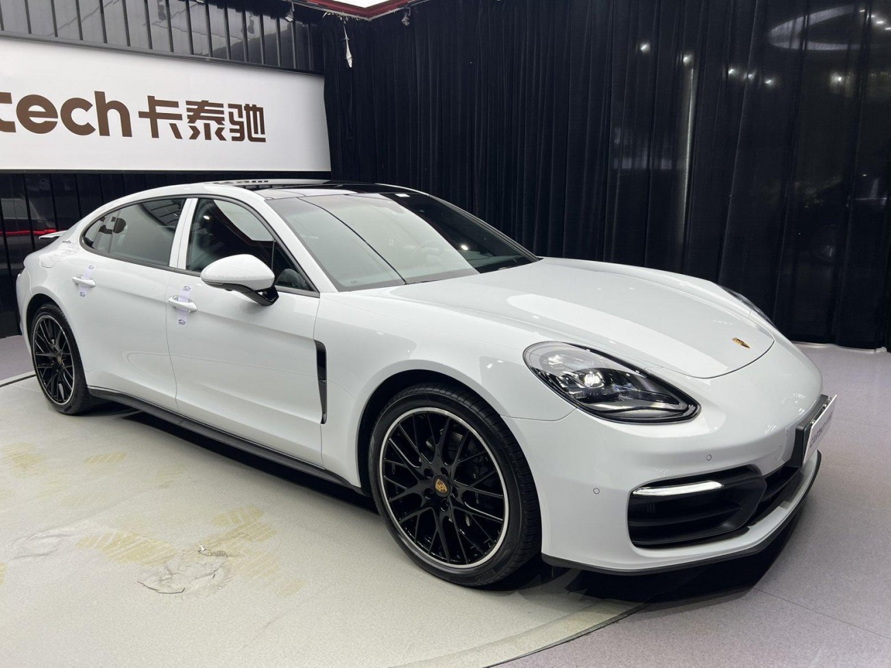 Porsche Panamera 2021