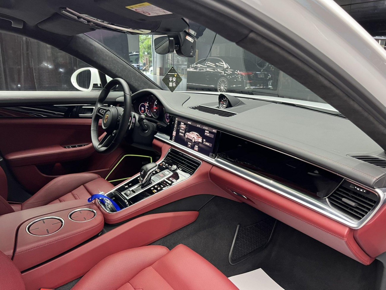 Porsche Panamera 2021