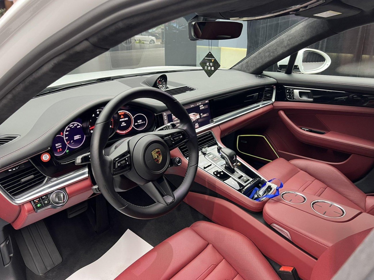 Porsche Panamera 2021