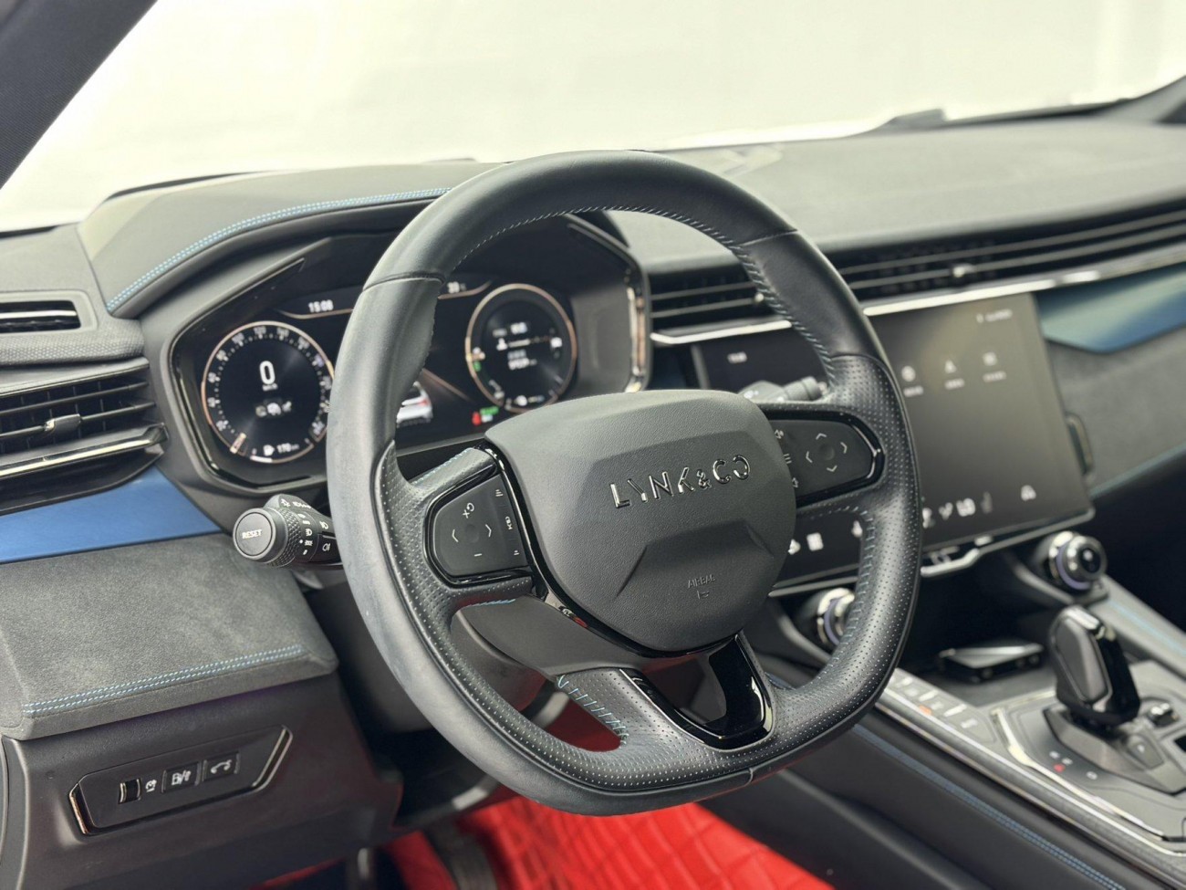 Lynk & Co 02 2022