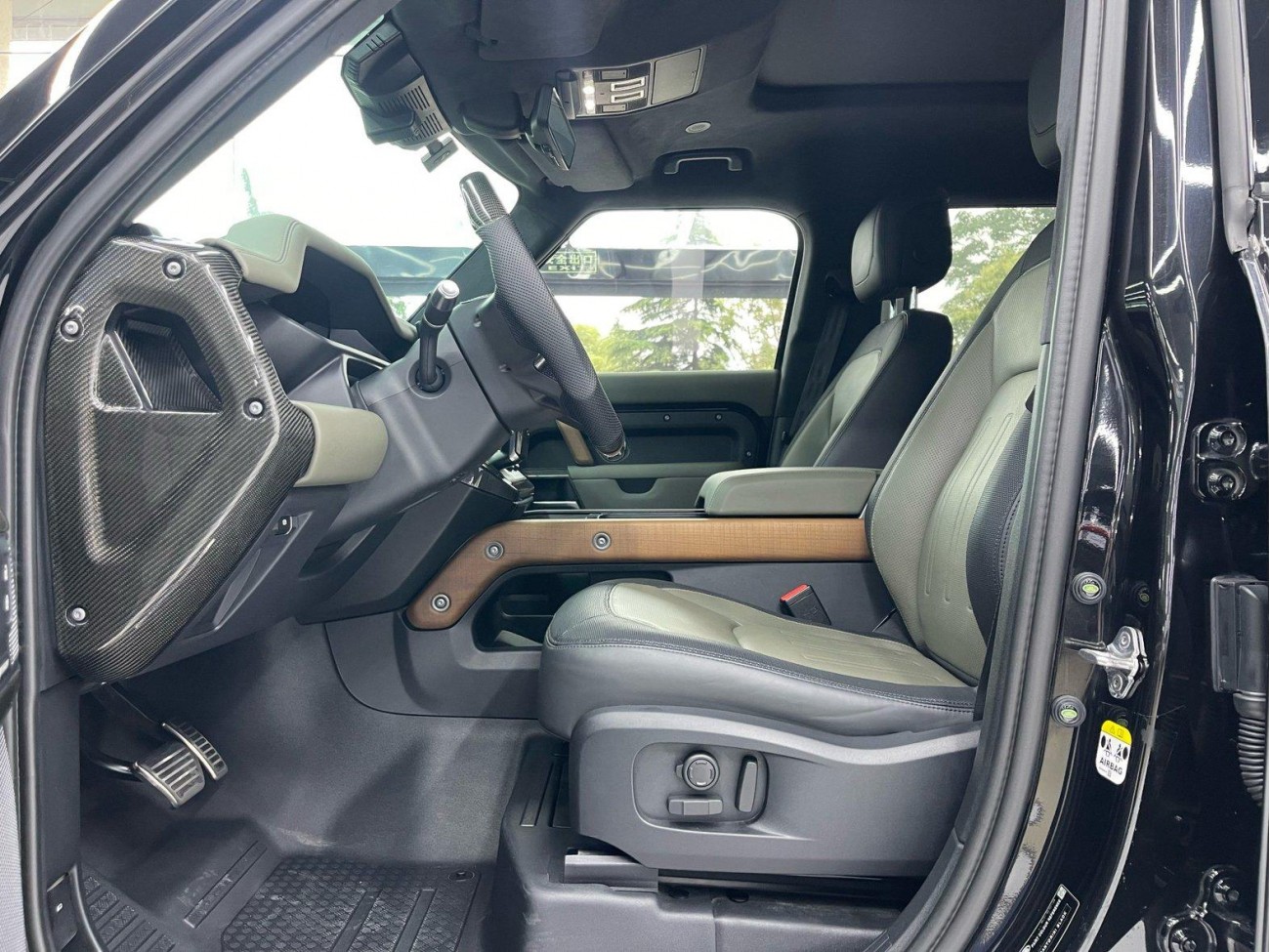 Land Rover Defender 2022