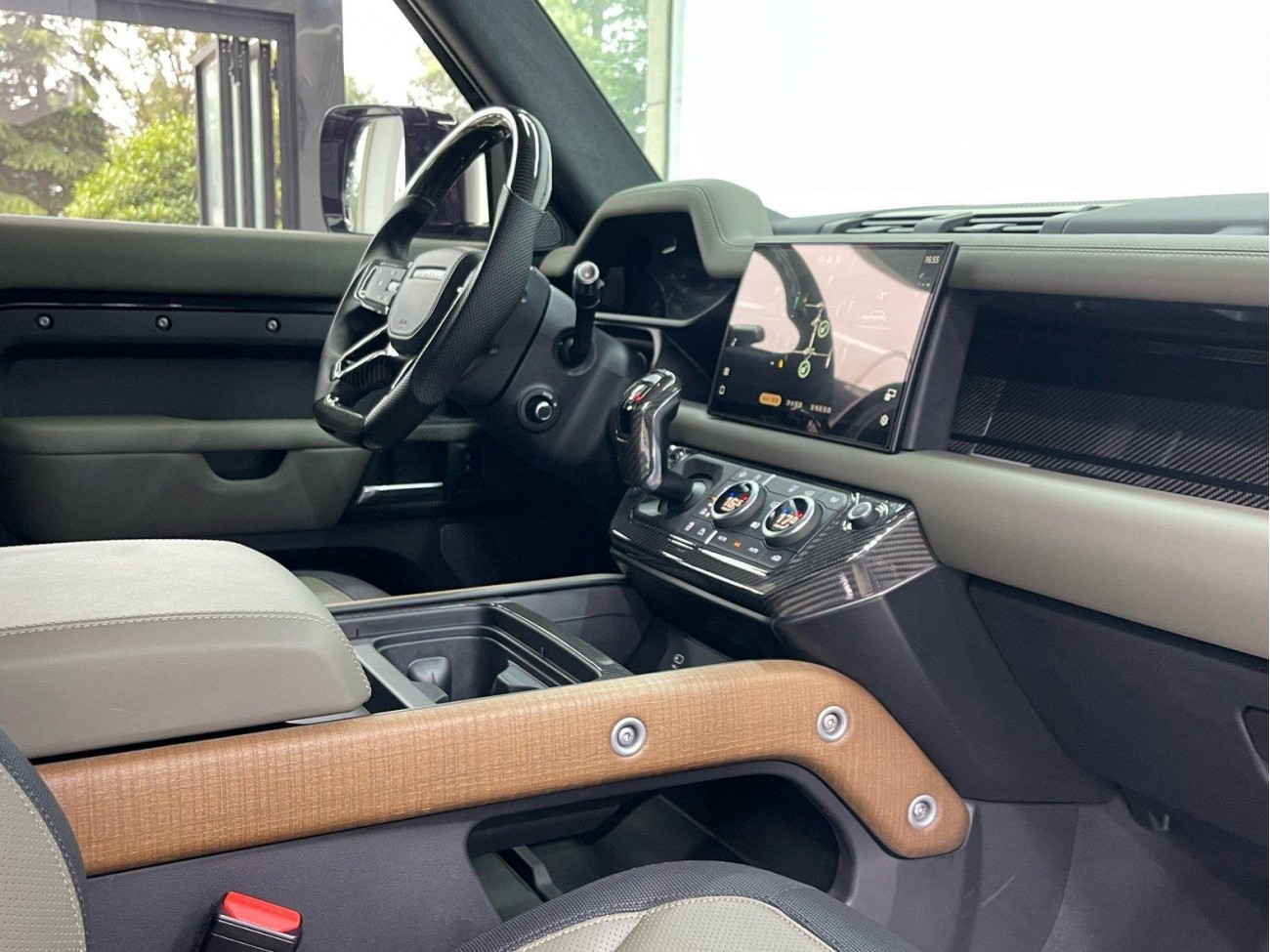 Land Rover Defender 2022