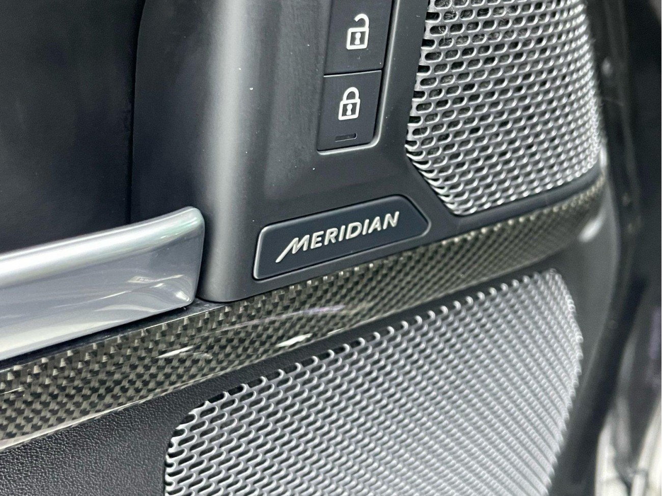 Land Rover Defender 2022