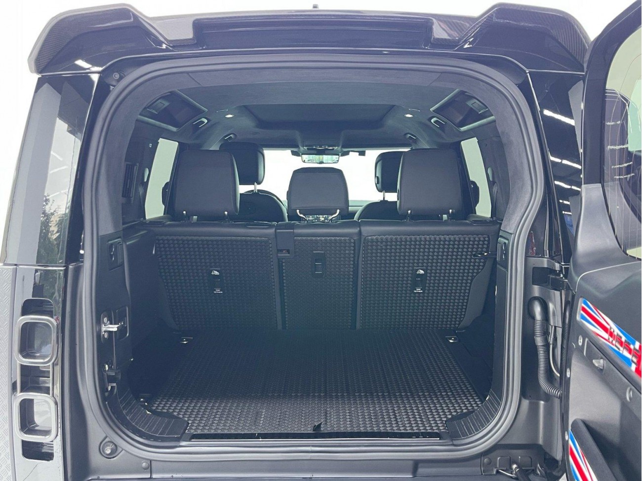 Land Rover Defender 2022
