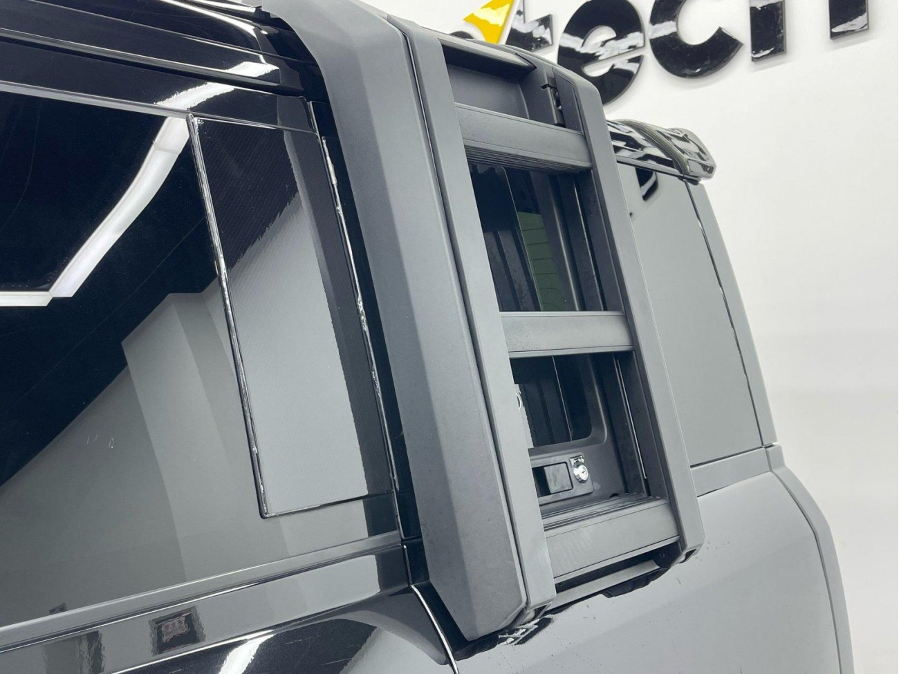 Land Rover Defender 2022