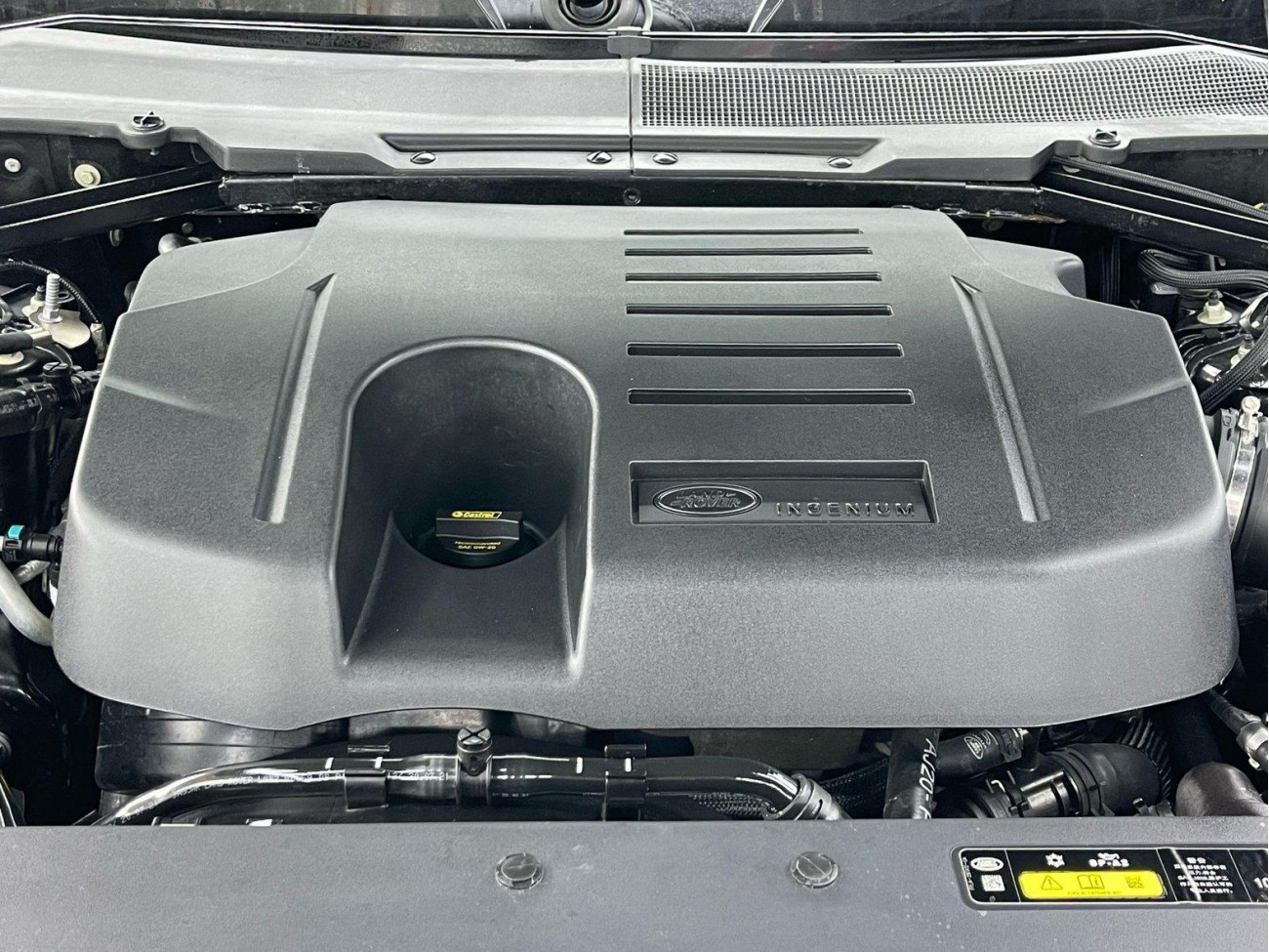 Land Rover Defender 2022