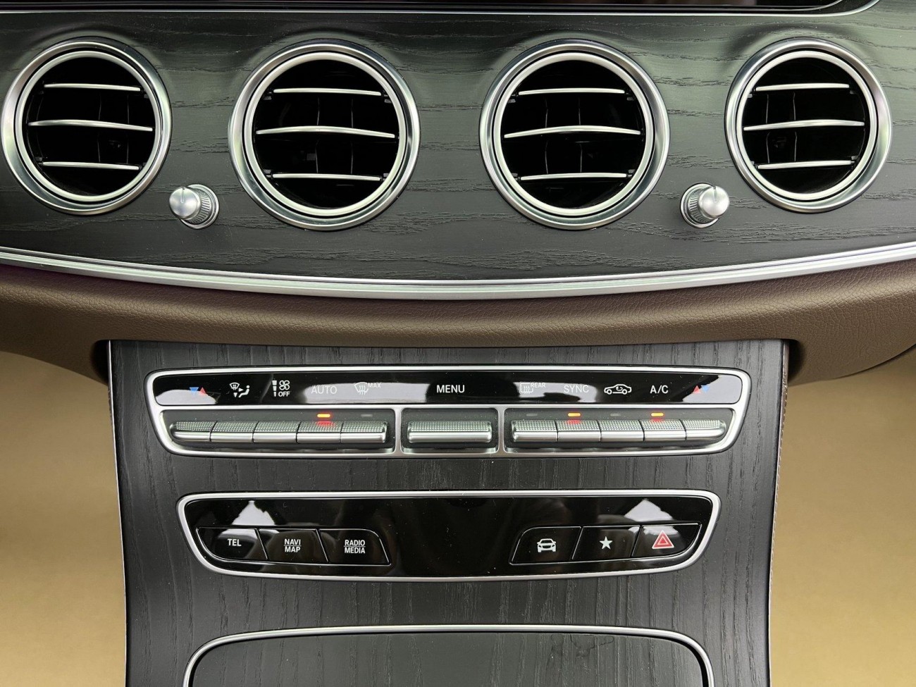 Mercedes-Benz E 300 L 2022