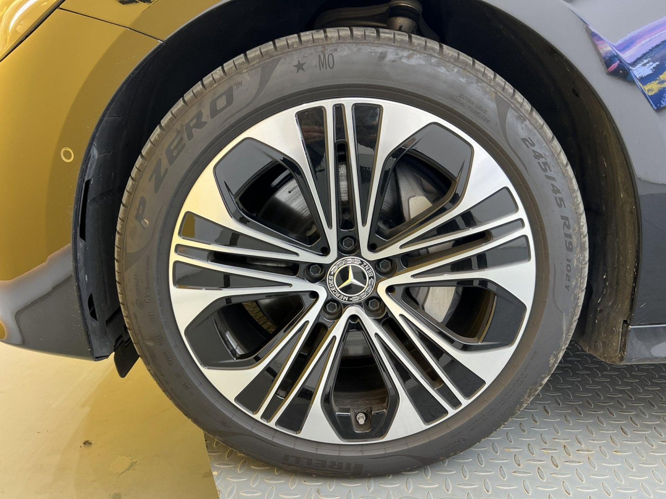 Mercedes-Benz E 300 L 2025
