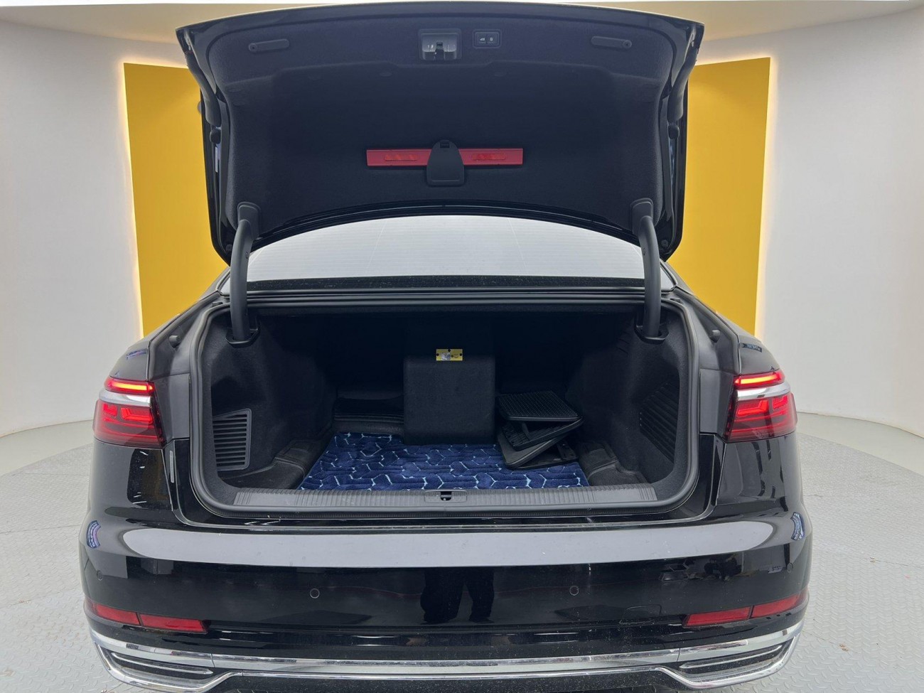 Audi A8L 55 TFSI 2021