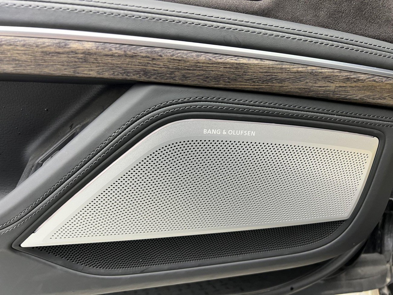 Audi A8L 55 TFSI 2021
