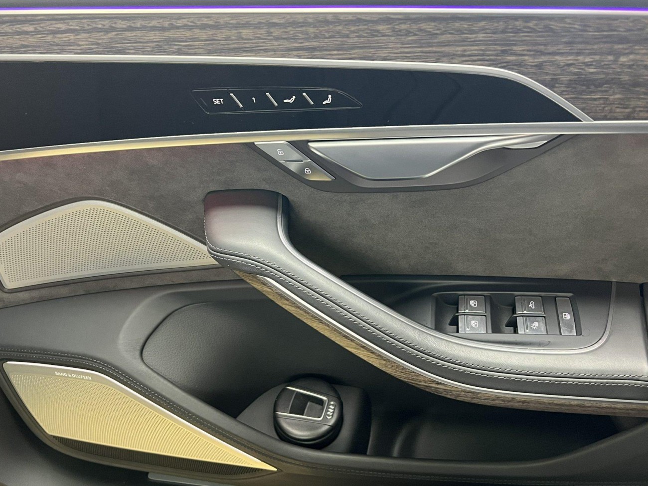 Audi A8L 55 TFSI 2021