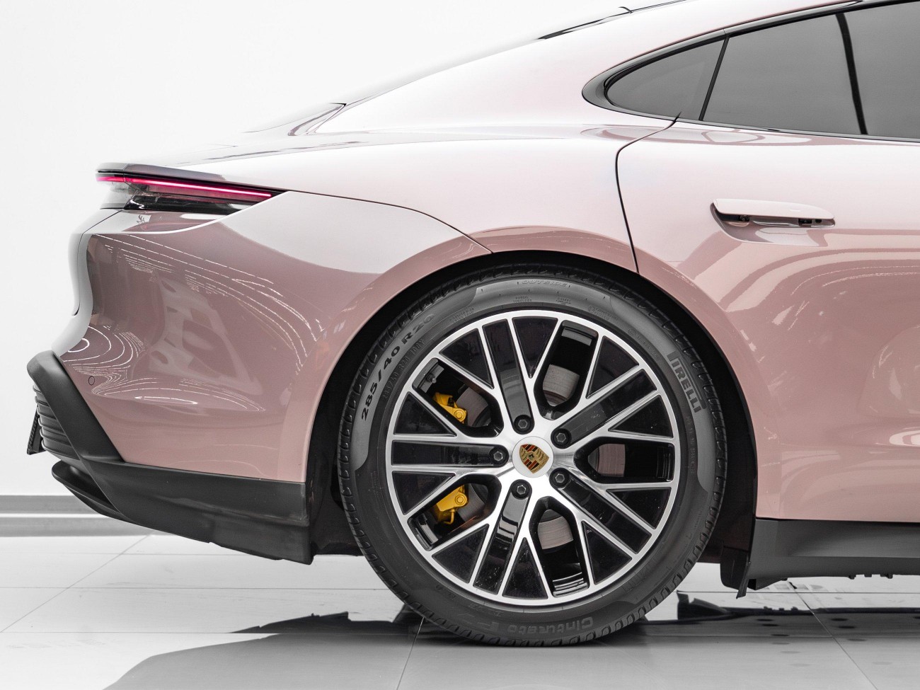 Porsche Taycan 2023