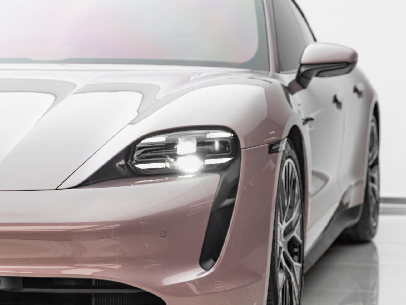Porsche Taycan 2023