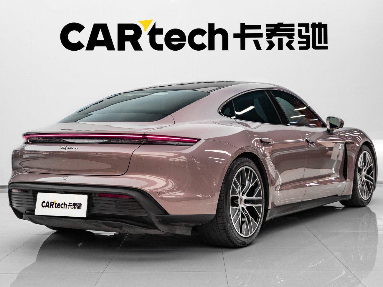 Porsche Taycan 2023