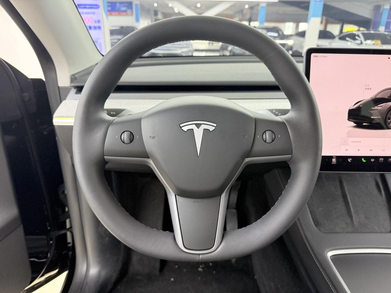 Tesla Model Y 2024