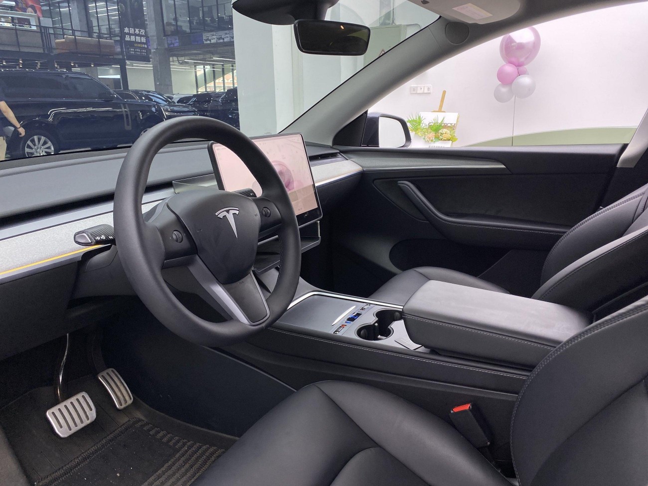 Tesla Model Y 2024