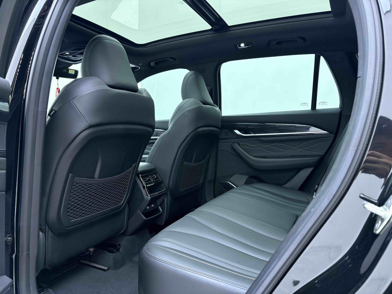 Geely Xingyue L 2024