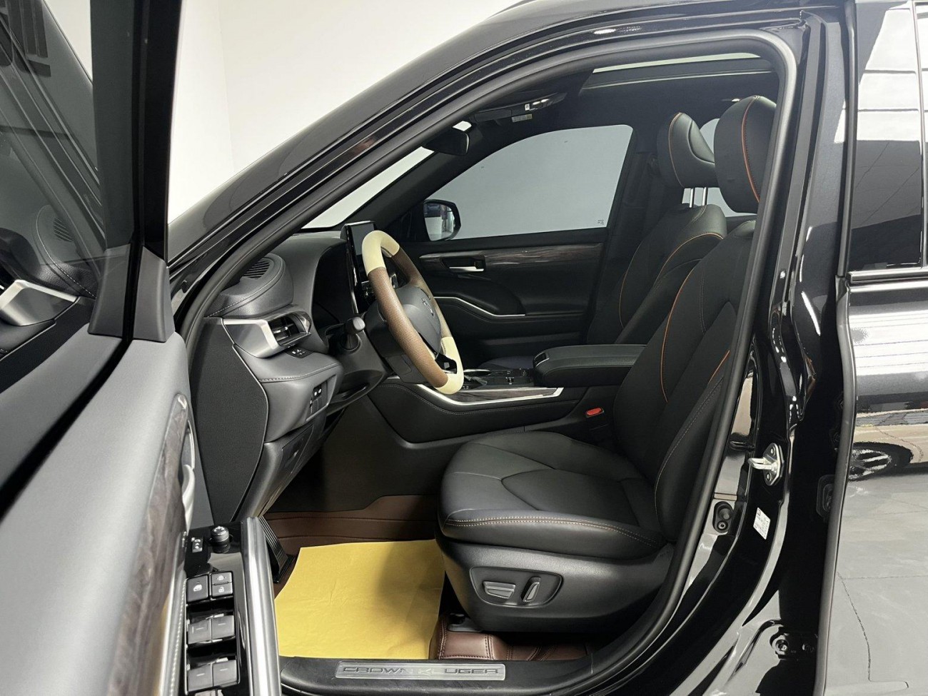 Toyota Crown 2025