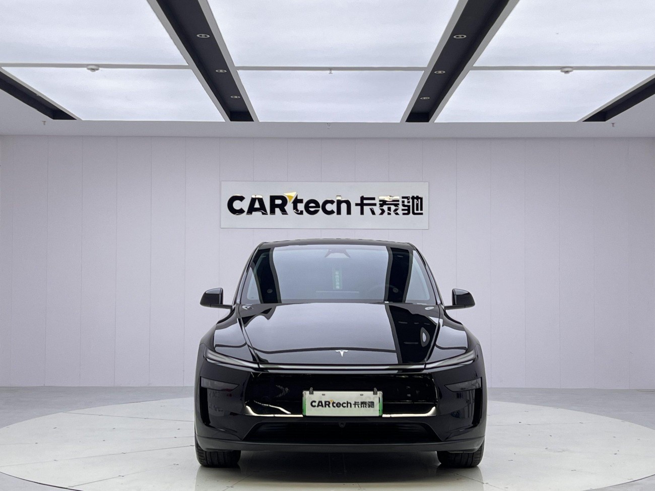 Tesla Model Y 2025