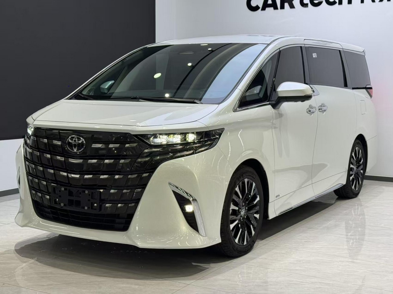 Toyota Alphard 2026