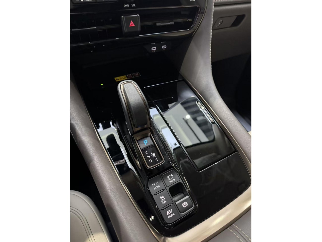 Toyota Alphard 2026