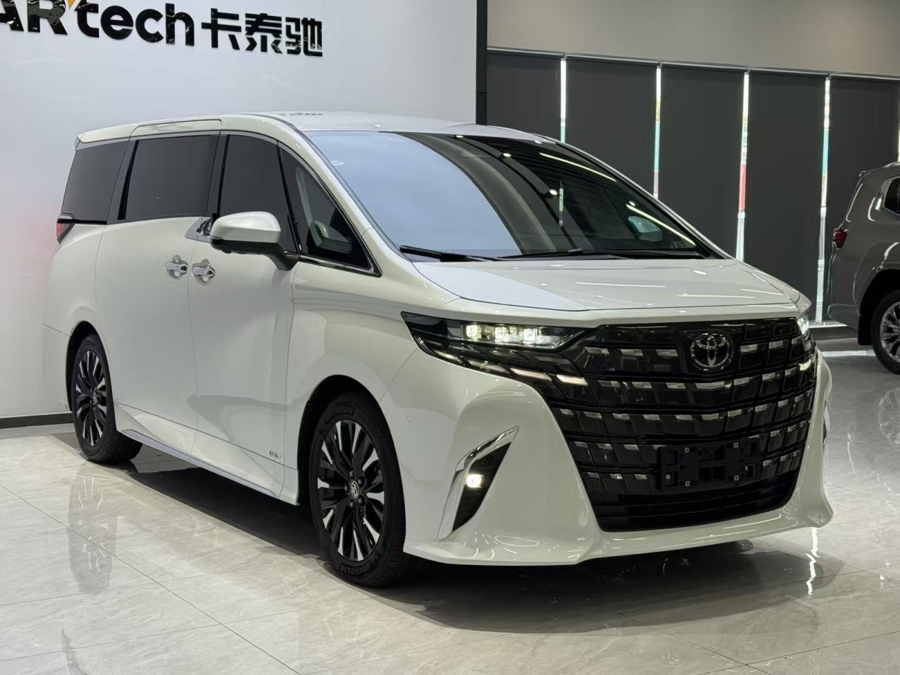 Toyota Alphard 2026