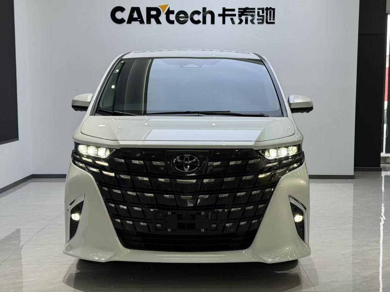 Toyota Alphard 2026
