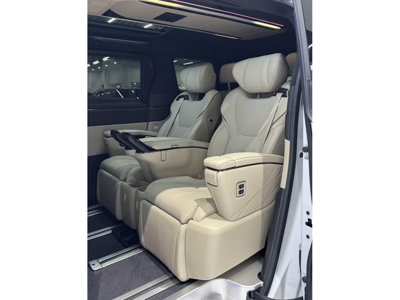 Toyota Alphard 2026